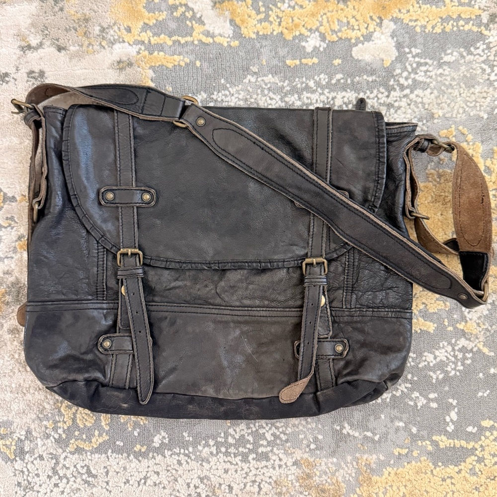 TOUGH JEANSMITH Black Leather Messenger Bag